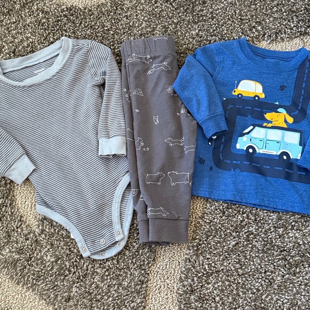 Carter's Baby Boy. Size 9 mos. Tee shirt & onesie outfit.